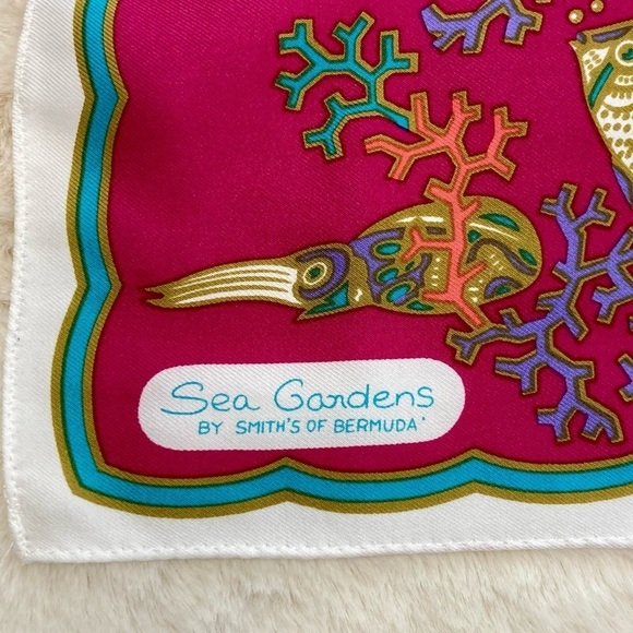 Sea Gardens by Smith’s of Bermuda Aquatic patterned‎ souvenir scarf. - Picture 3 of 6
